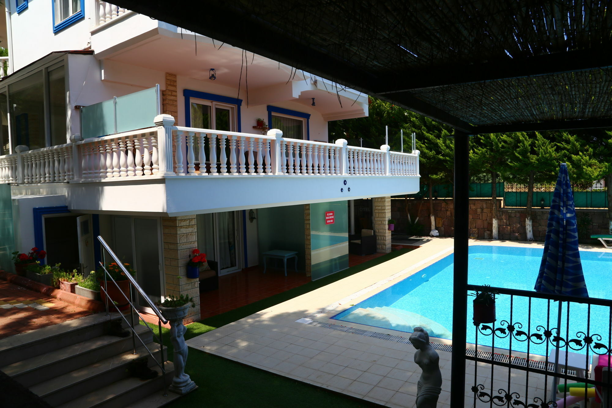 Guzelyali Hotel Ayvalı Zewnętrze zdjęcie