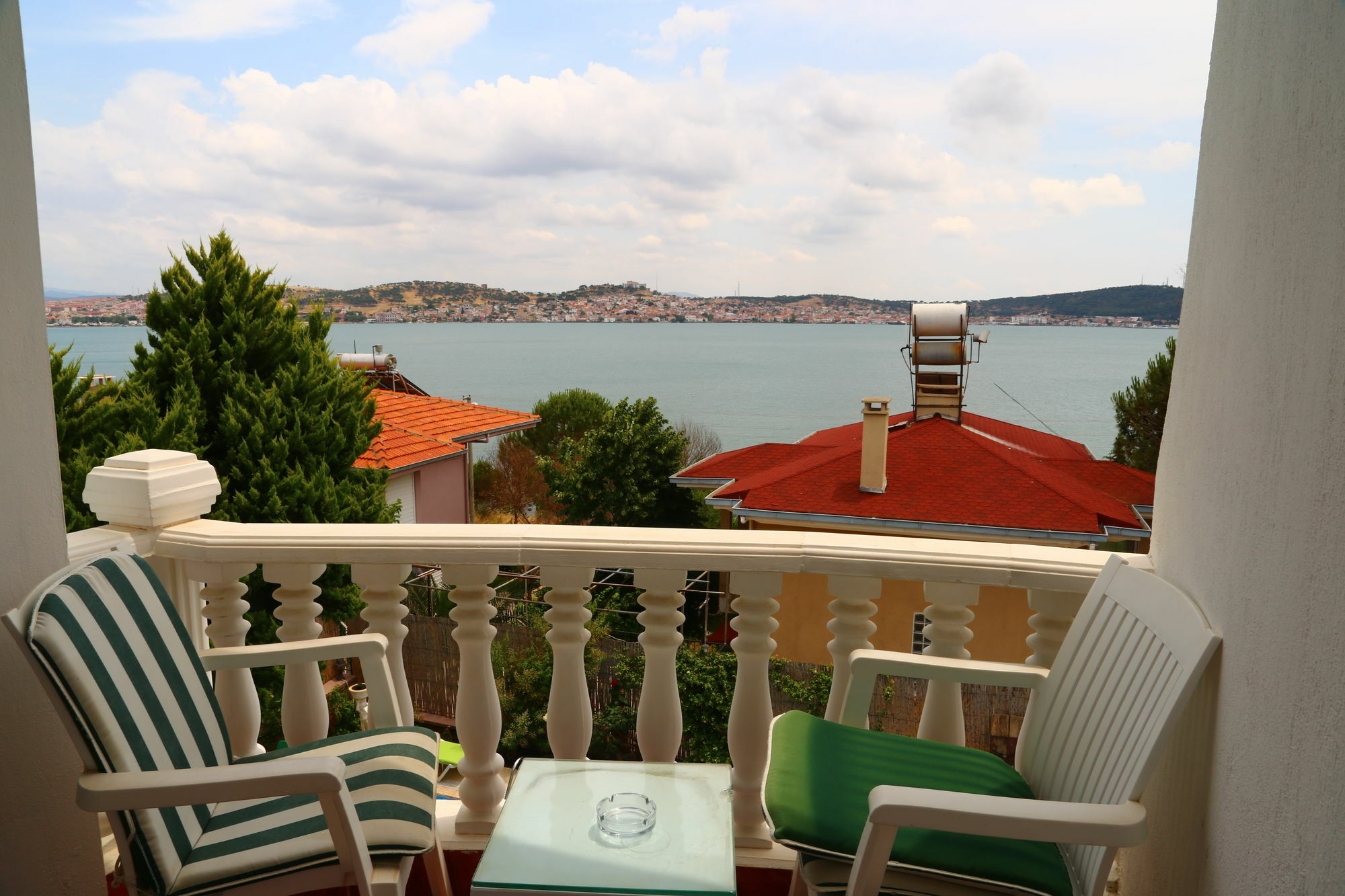 Guzelyali Hotel Ayvalı Zewnętrze zdjęcie